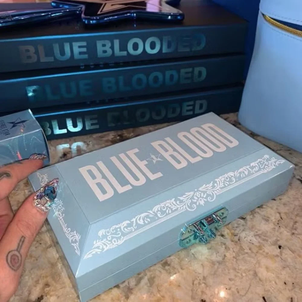 Jeffree Star Cosmetics Blue Blood Eyeshadow Palette - Picture 4 of 11